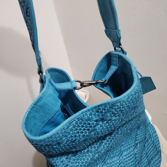 NEW Hobo Genuine Leather crossbody - Picture 3 of 6